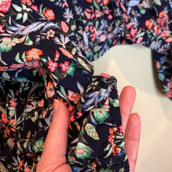 NWT LOFT Rayon top - Picture 7 of 10